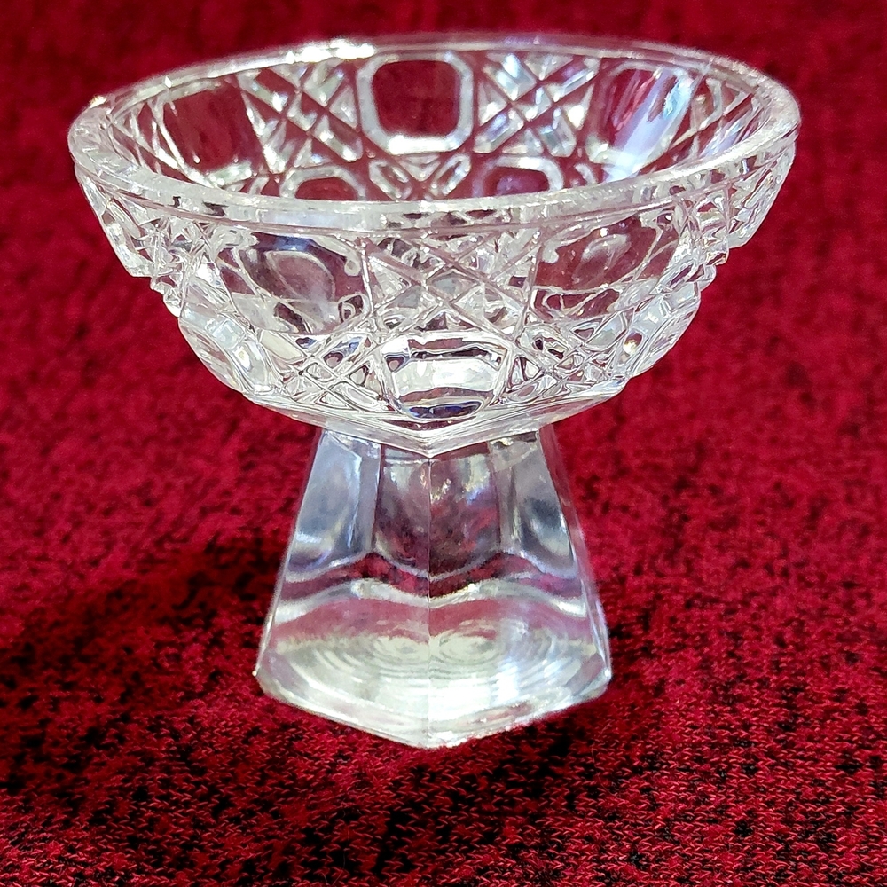 Vintage Glass Pedestal Salt Cellar / Salt Dip / Dish